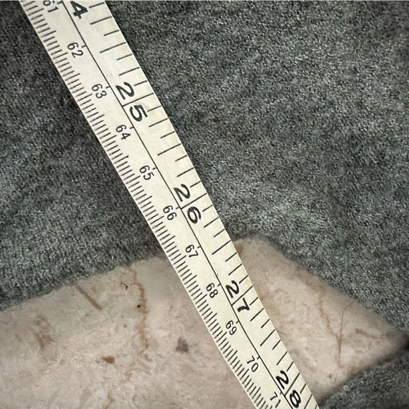 Nicci Scull Sweater - Picture 11 of 14